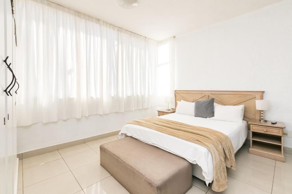 Inn & Out Sandton Park Johannesburg Bagian luar foto