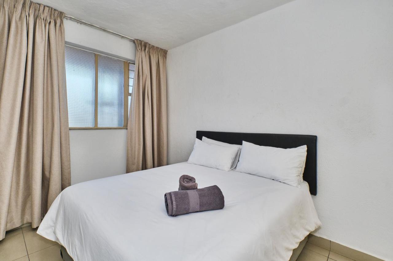 Inn & Out Sandton Park Johannesburg Bagian luar foto