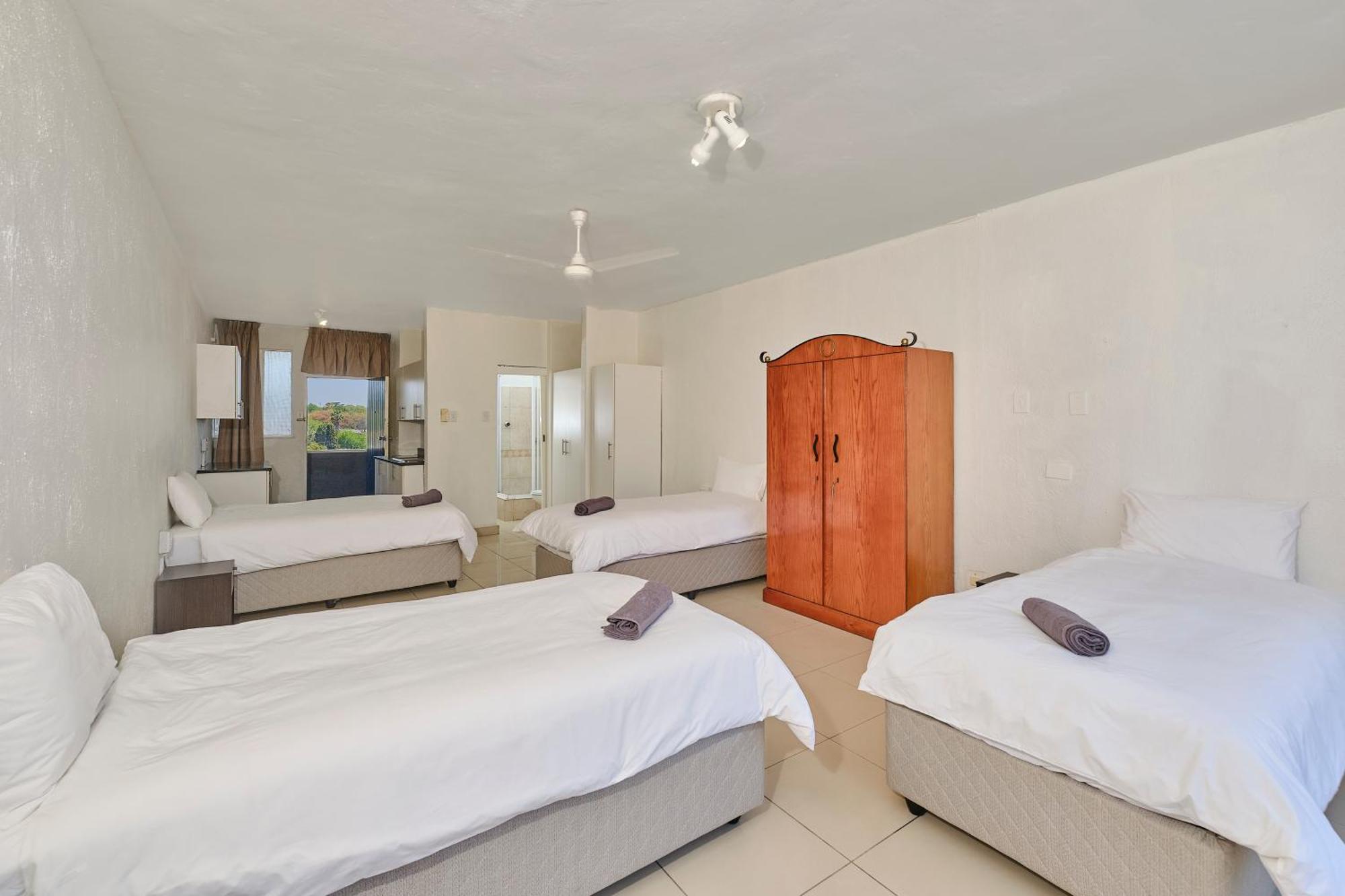 Inn & Out Sandton Park Johannesburg Bagian luar foto